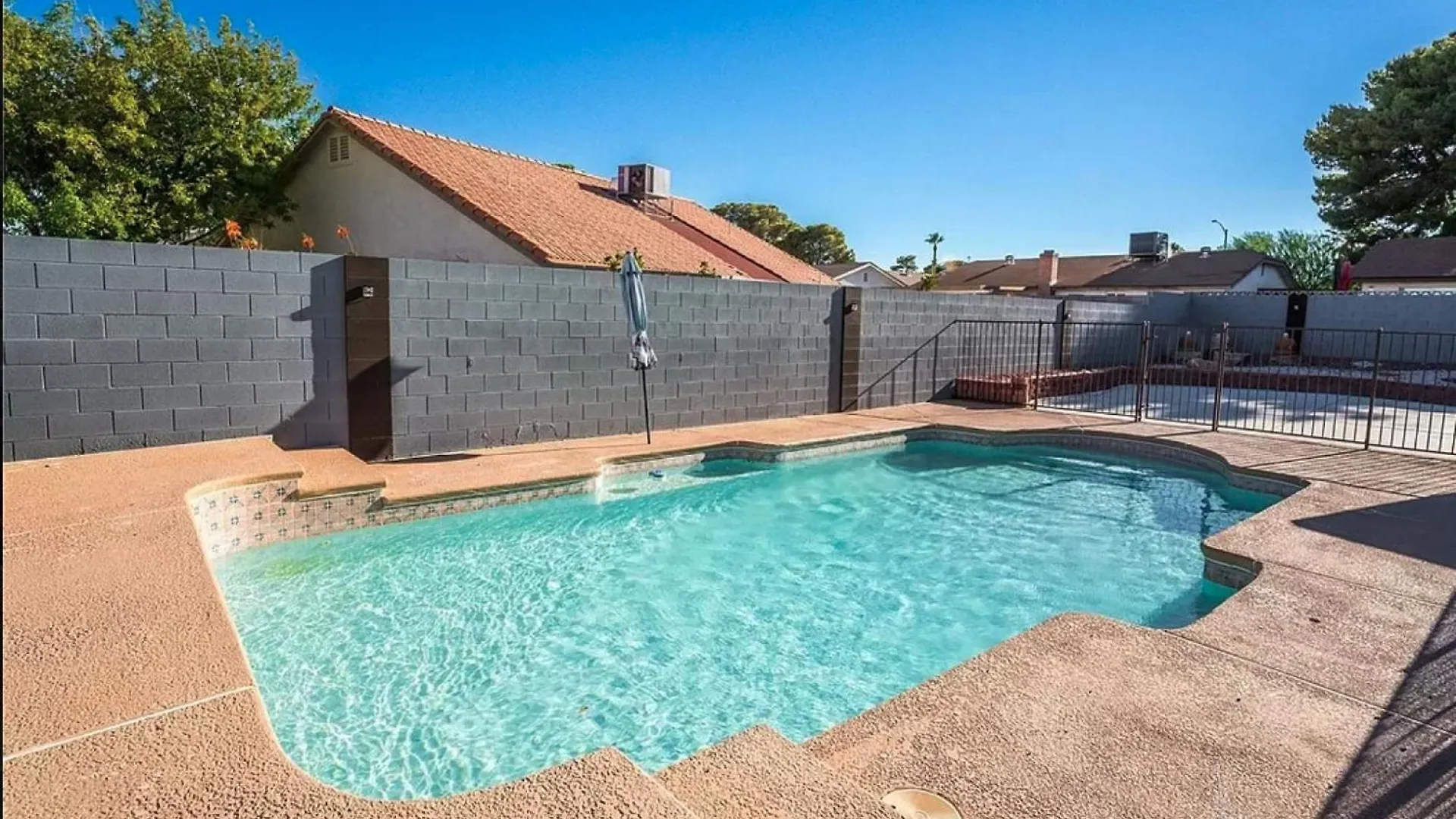 Heated Salt Pool, Bbq, Movie Projector, Stereo, Billiards Table, Arcade Game, Darts - Stone Sanctuary Nw At Childrens Memorial Park, Pool Heat Optional Villa Las Vegas Semesterbostad