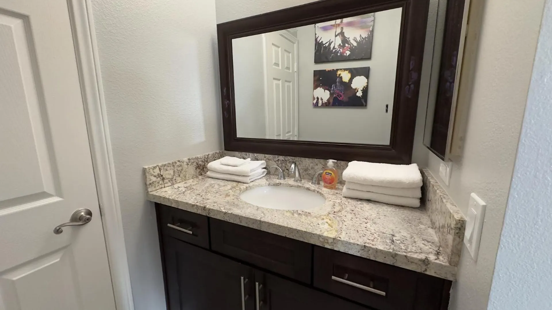 Heated Salt Pool, Bbq, Movie Projector, Stereo, Billiards Table, Arcade Game, Darts - Stone Sanctuary Nw At Childrens Memorial Park, Pool Heat Optional Villa Las Vegas Semesterbostad